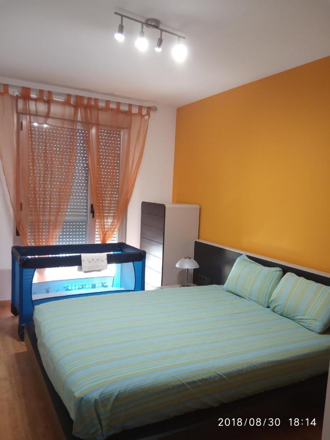 Apartamento Los Lirios Logroño Eksteriør billede