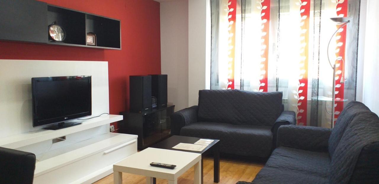 Apartamento Los Lirios Logroño Eksteriør billede