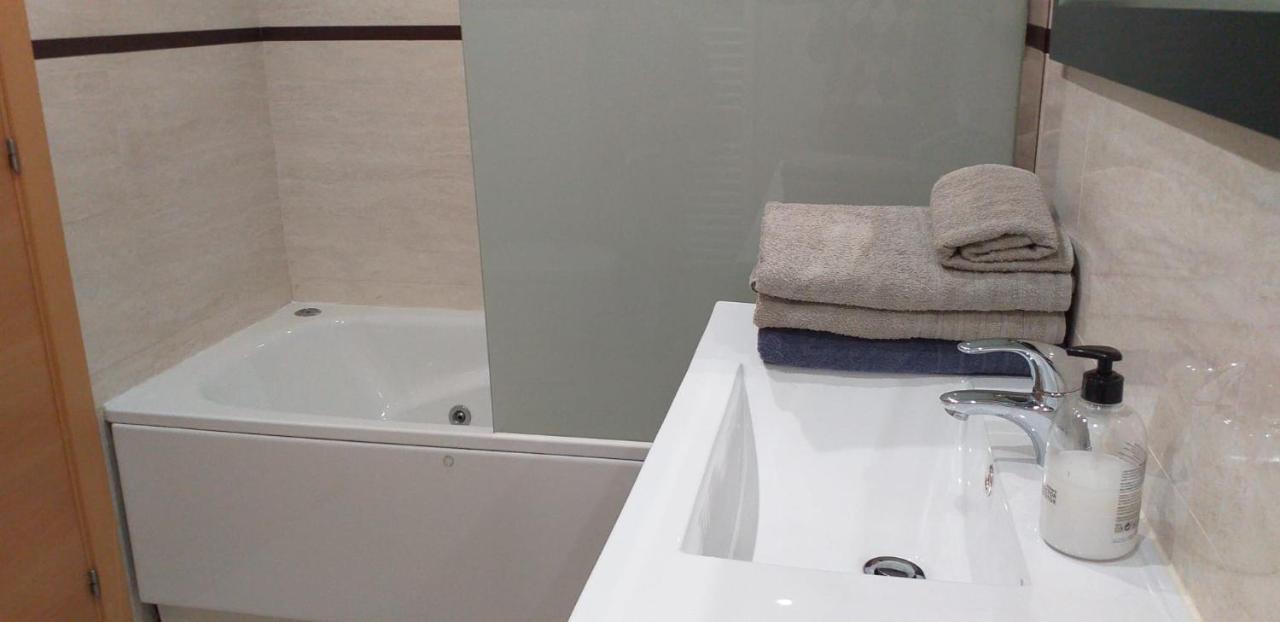 Apartamento Los Lirios Logroño Eksteriør billede