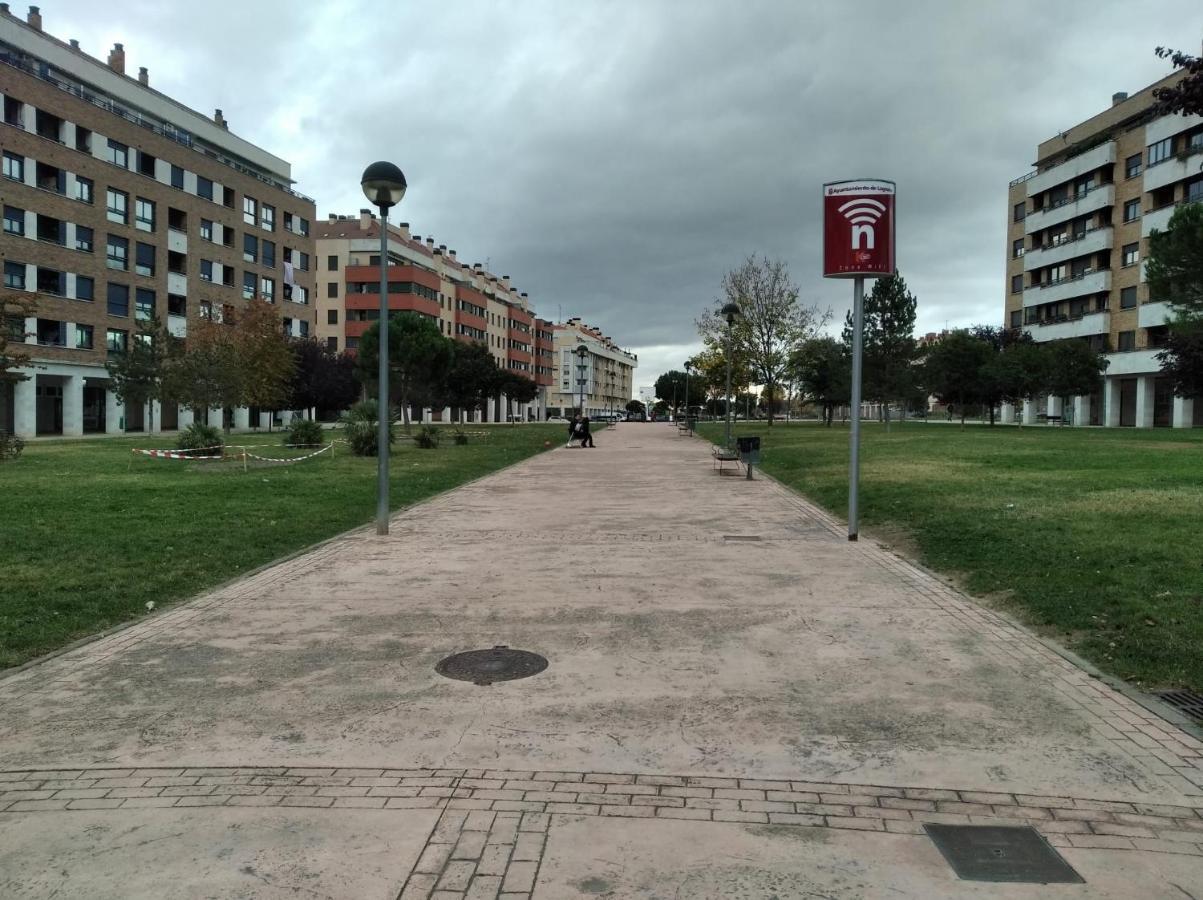 Apartamento Los Lirios Logroño Eksteriør billede