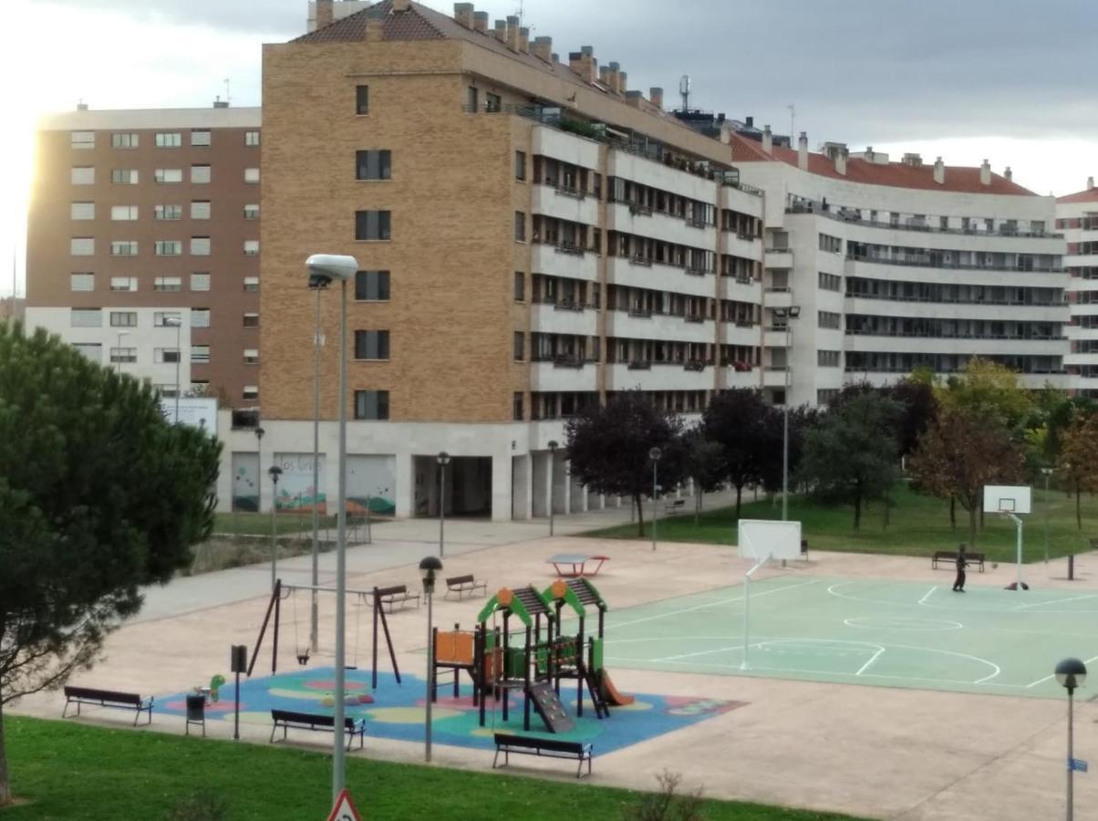 Apartamento Los Lirios Logroño Eksteriør billede